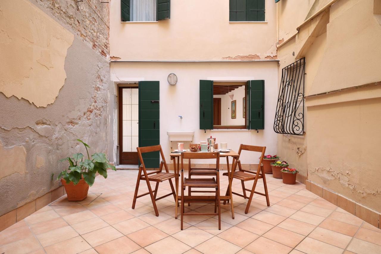 Ca Giardini Apartments In Biennale By Bricola Apartments Venice Exterior photo