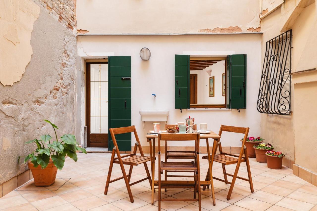 Ca Giardini Apartments In Biennale By Bricola Apartments Venice Exterior photo